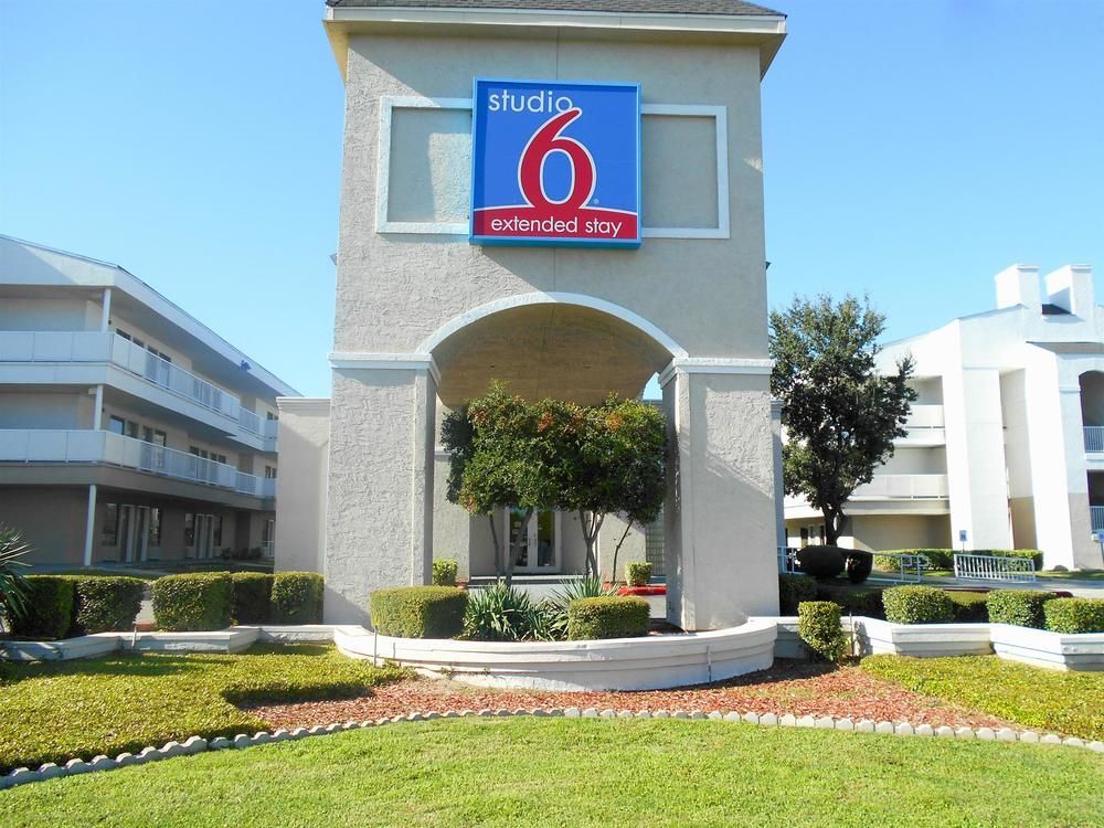 Studio 6-San Antonio, TX - Airport Hotel Exterior foto